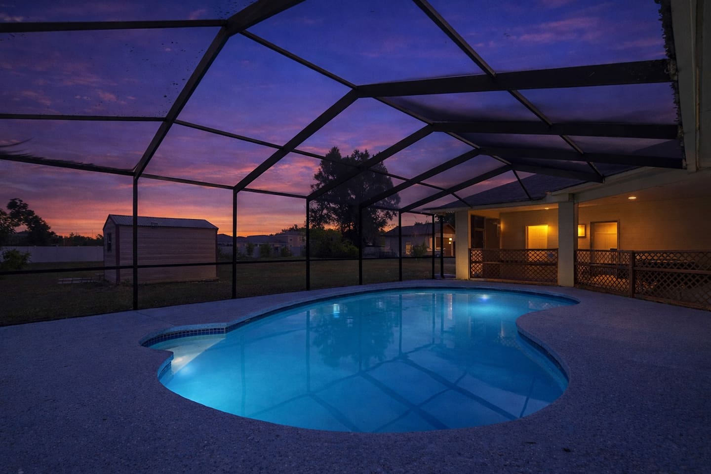 Vintage Getaway, Peaceful, 5BR Retreat