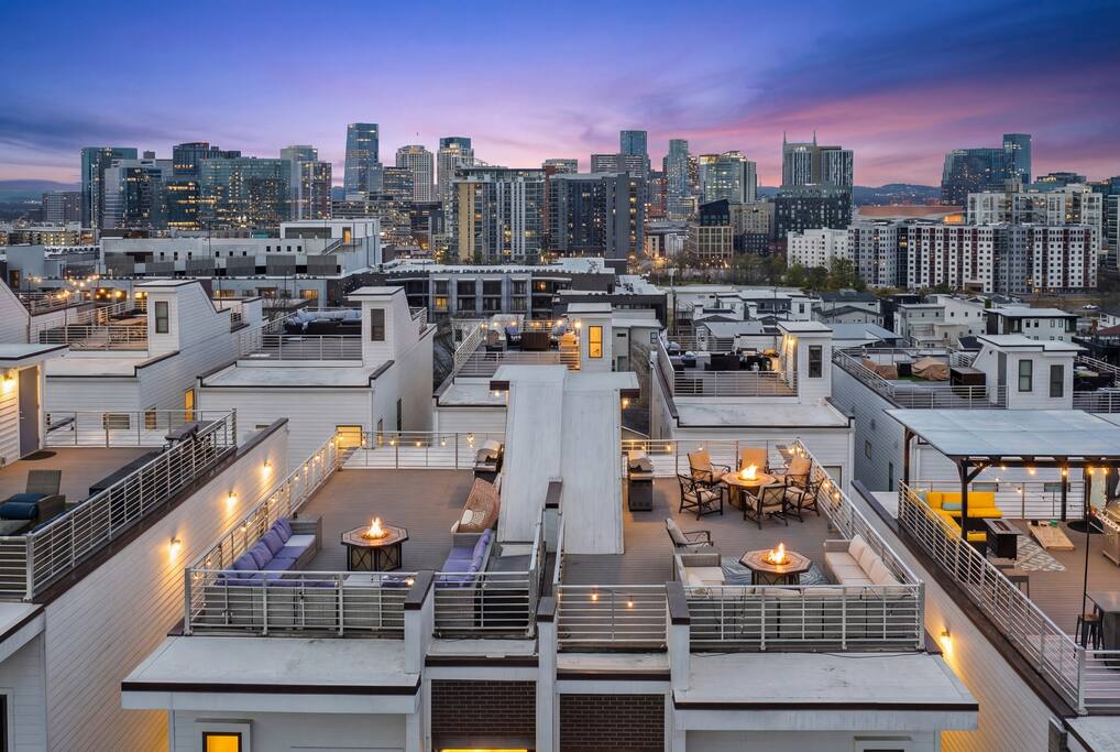 26bds in the Gulch | Rooftop Views |Attached Homes
