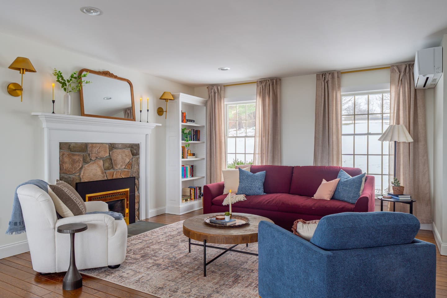 Bespoke Litchfield - Family Friendly, Hot Tub