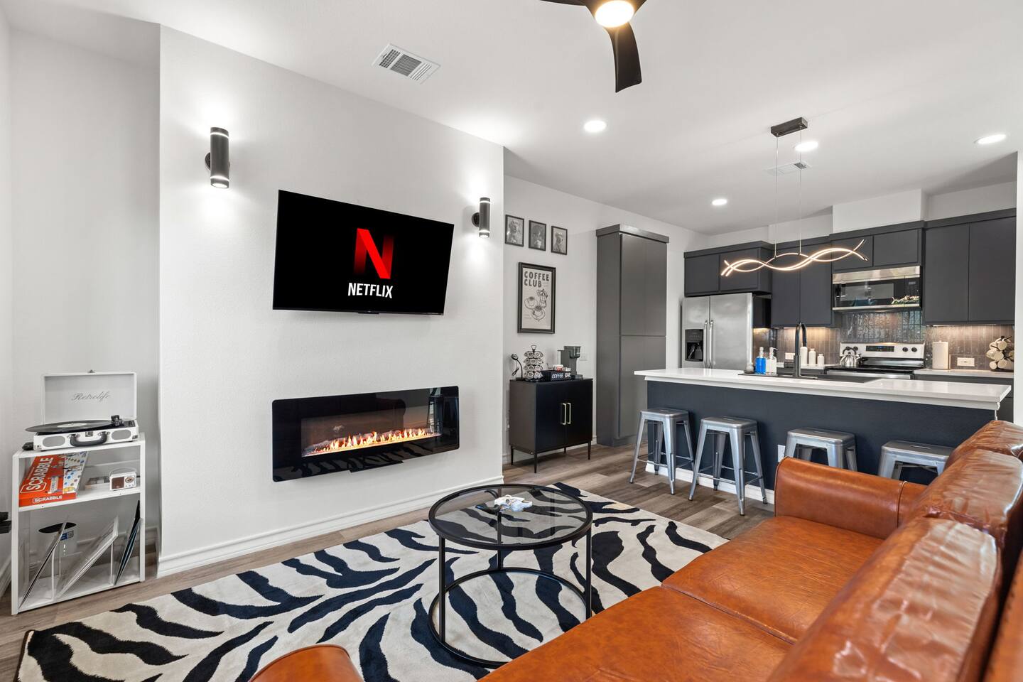 3BR Townhouse Near Riverwalk/Downtown/Alamodome!