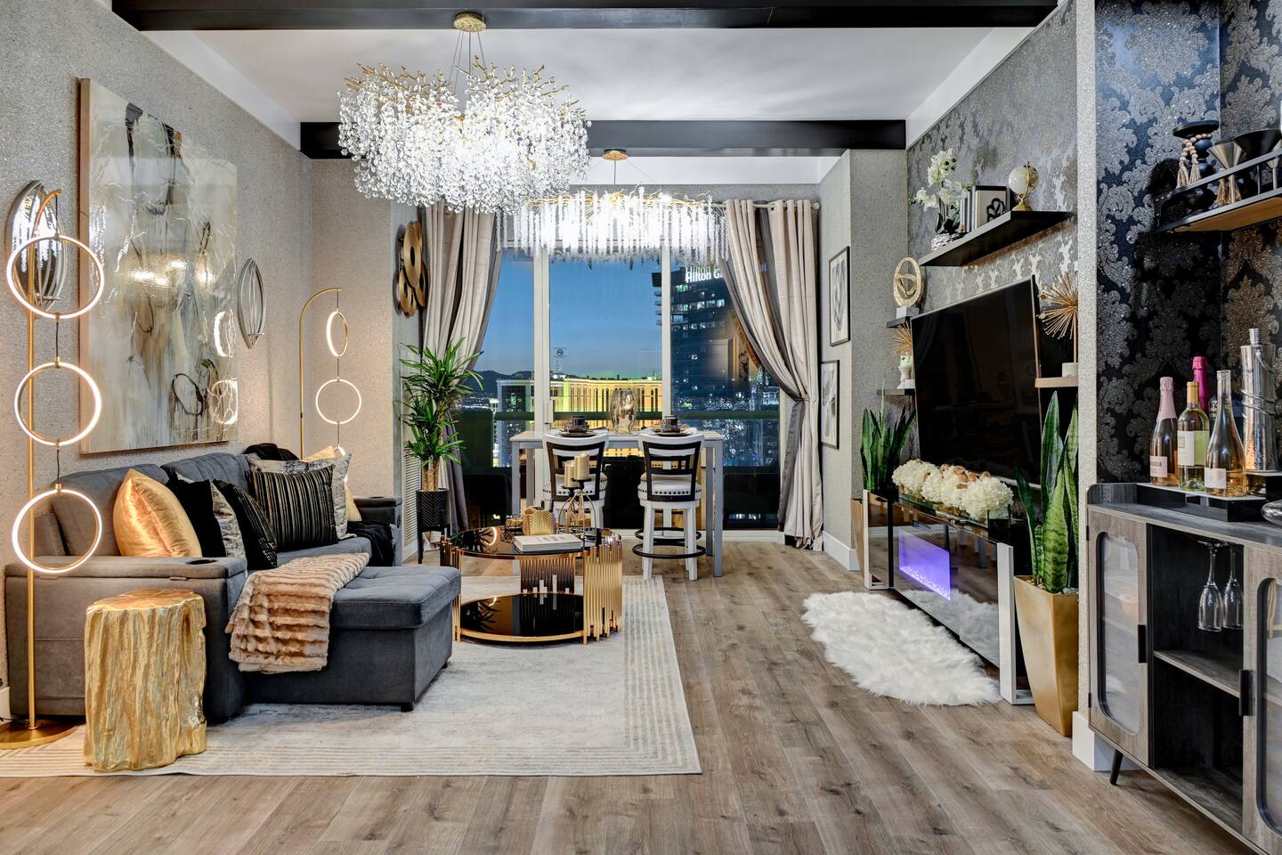 Luxurious 34th Floor Penthouse on LV Strip!