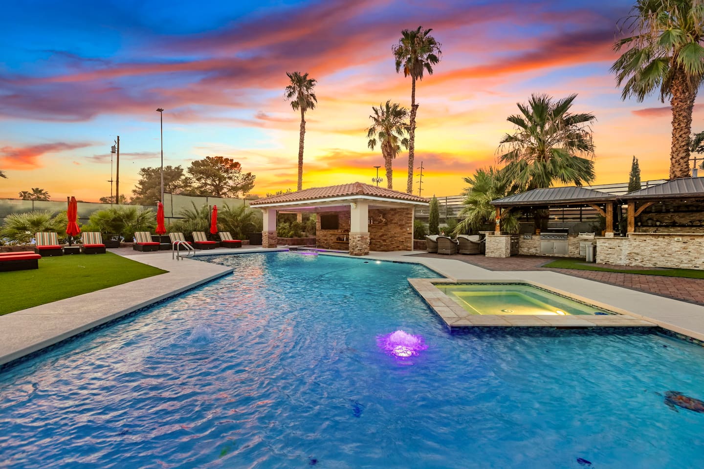 7BR Vegas Resort – Pool, Jacuzzi, Near the Strip