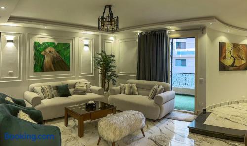 3 Bedrooms Apt Near Airport