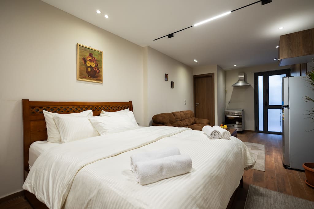 Cozy Studio With Outdoor Patio Close to Nile River