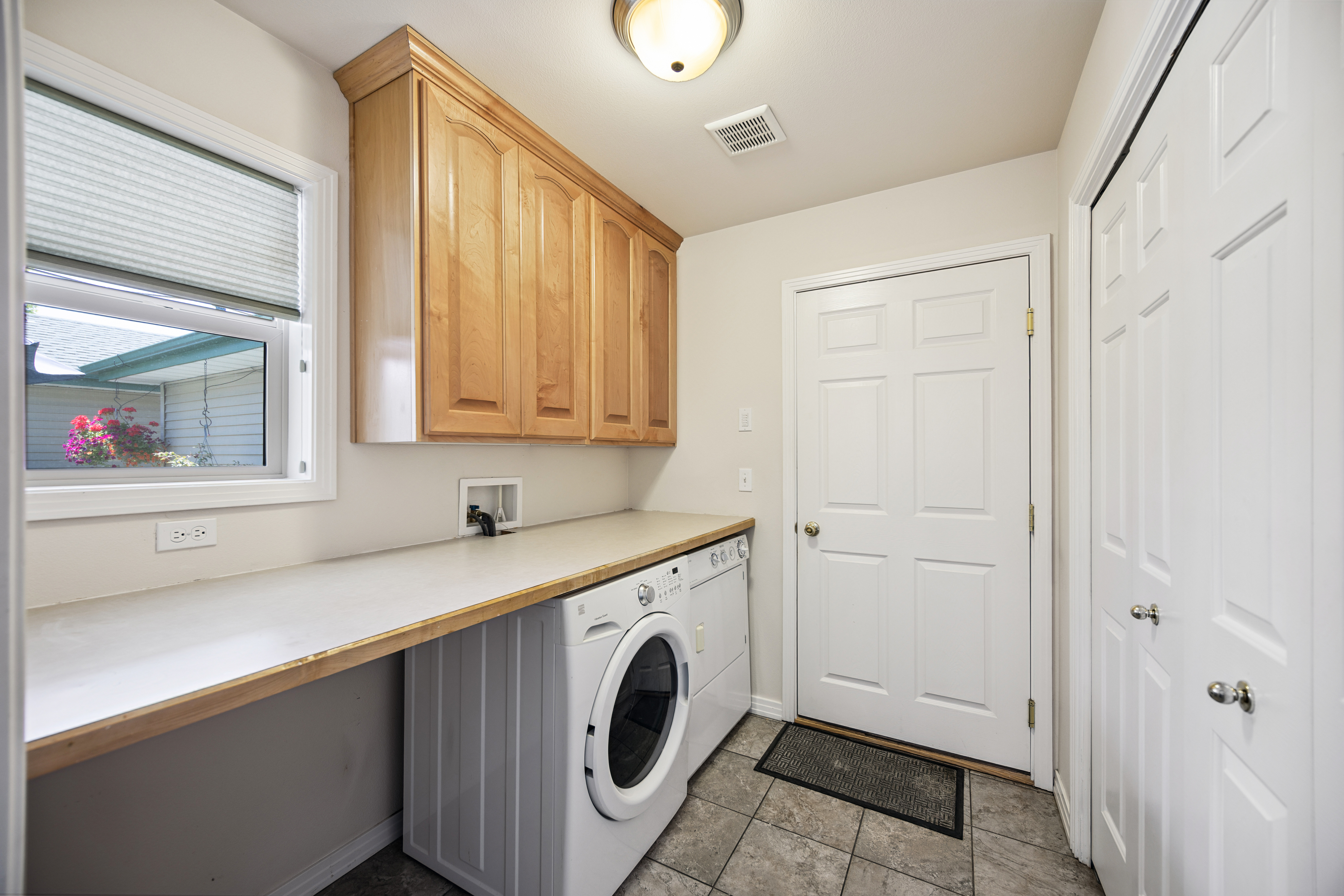 Ashville Condo near Golf Course 3/2 off State St