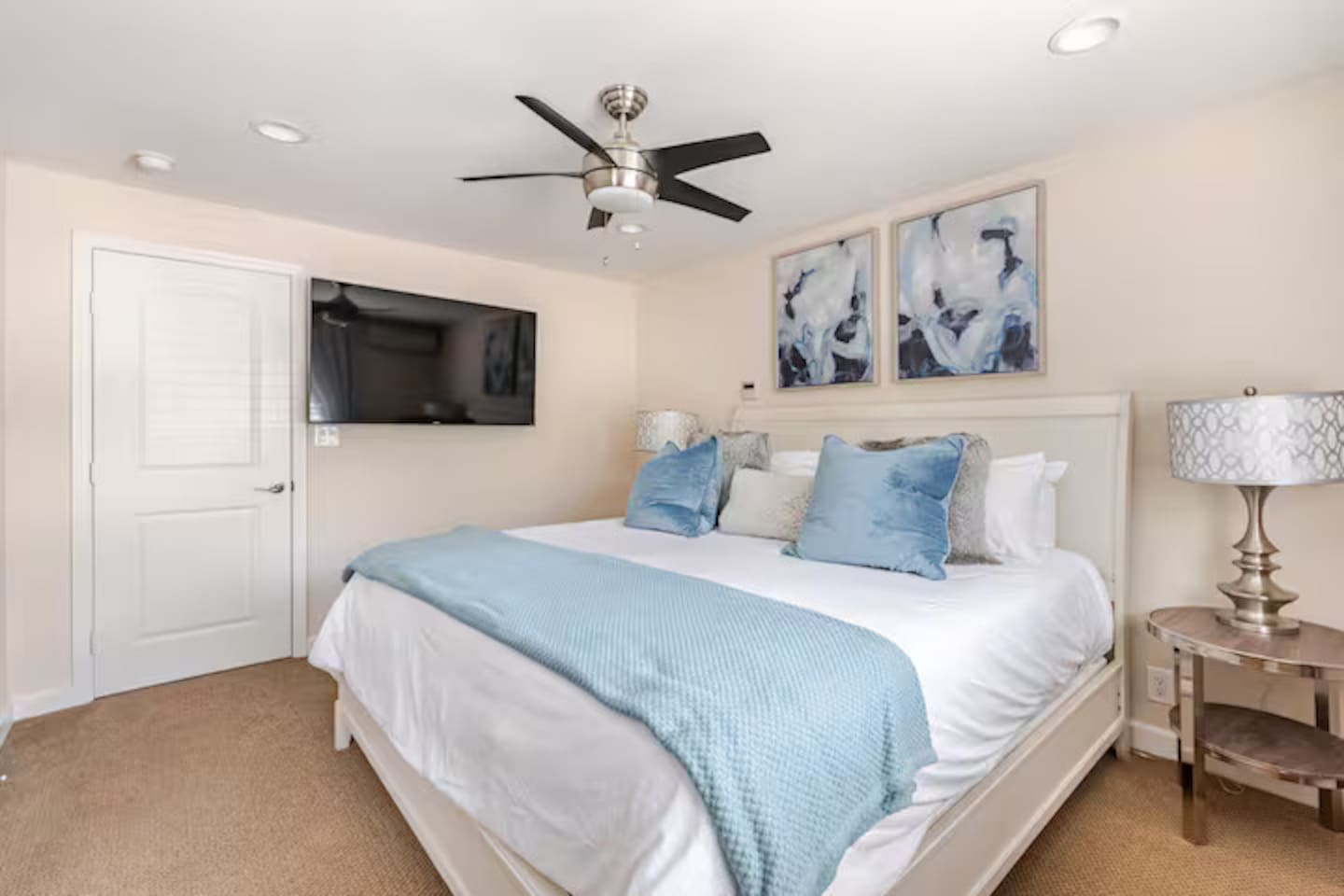 Family & Comfort near CLU/ FSAC/ Proactive Sports