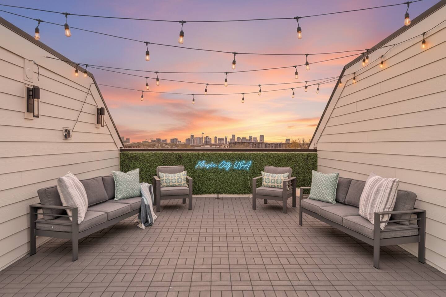 Music City Mansion! 2 Miles to Broadway + 12 beds