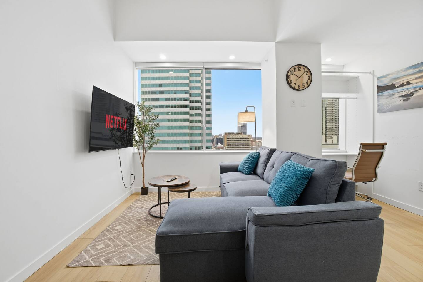 Stylish 2Bed2Bath in Downtown Edmonton near Rogers