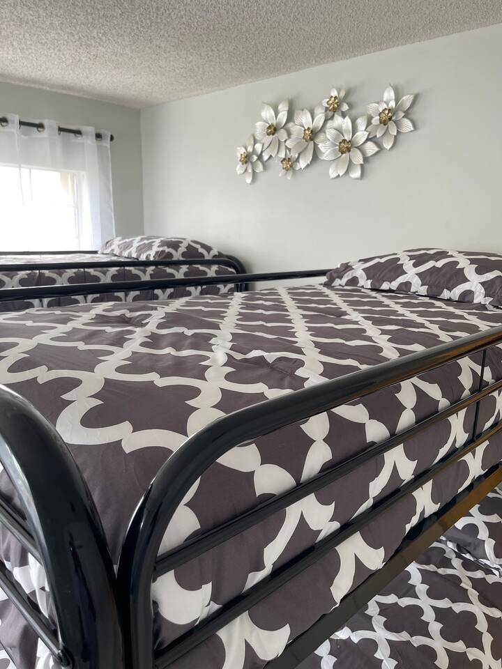 Boca Travelers Favorite Hostel Bed To Relax 4C