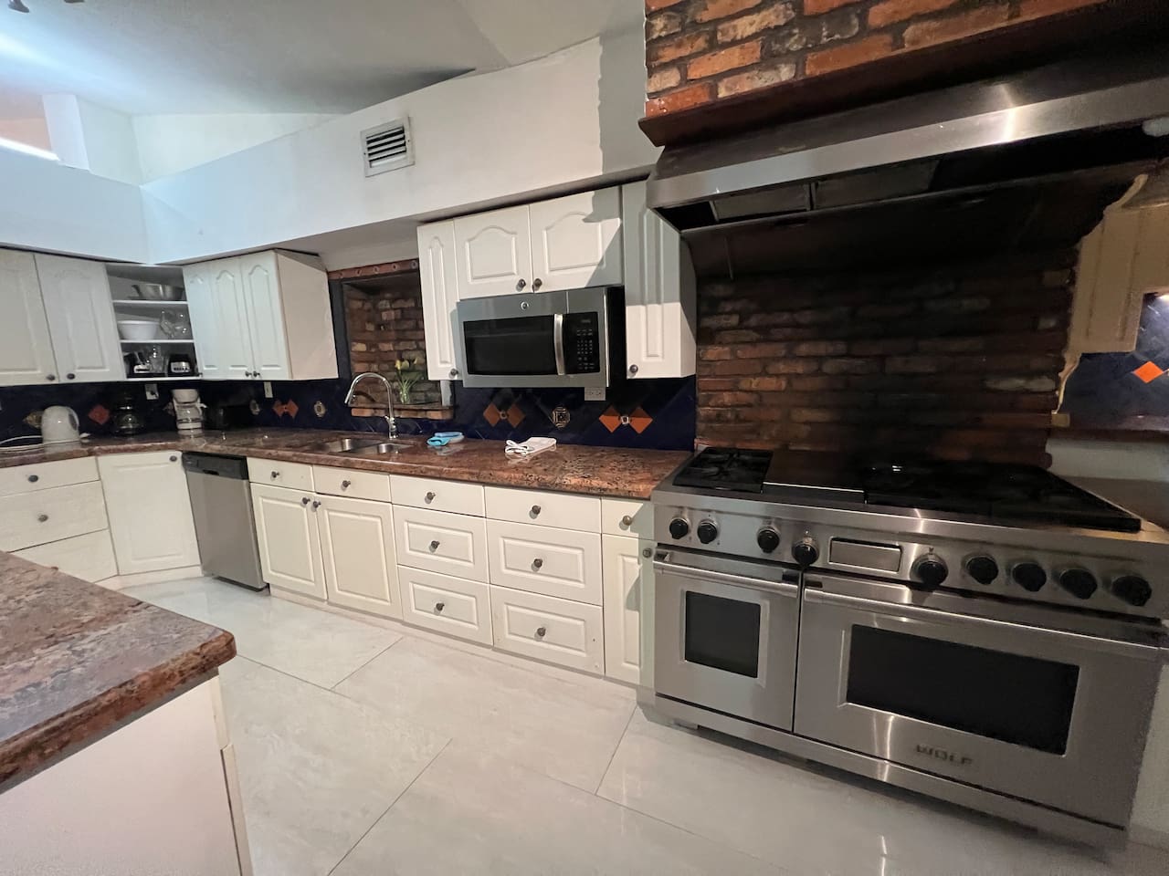 Miami Magic Hostel Bed In The City