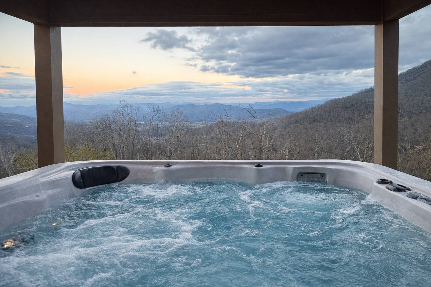 Nothing But Views! Hot Tub, Movie Room, Fire Pit