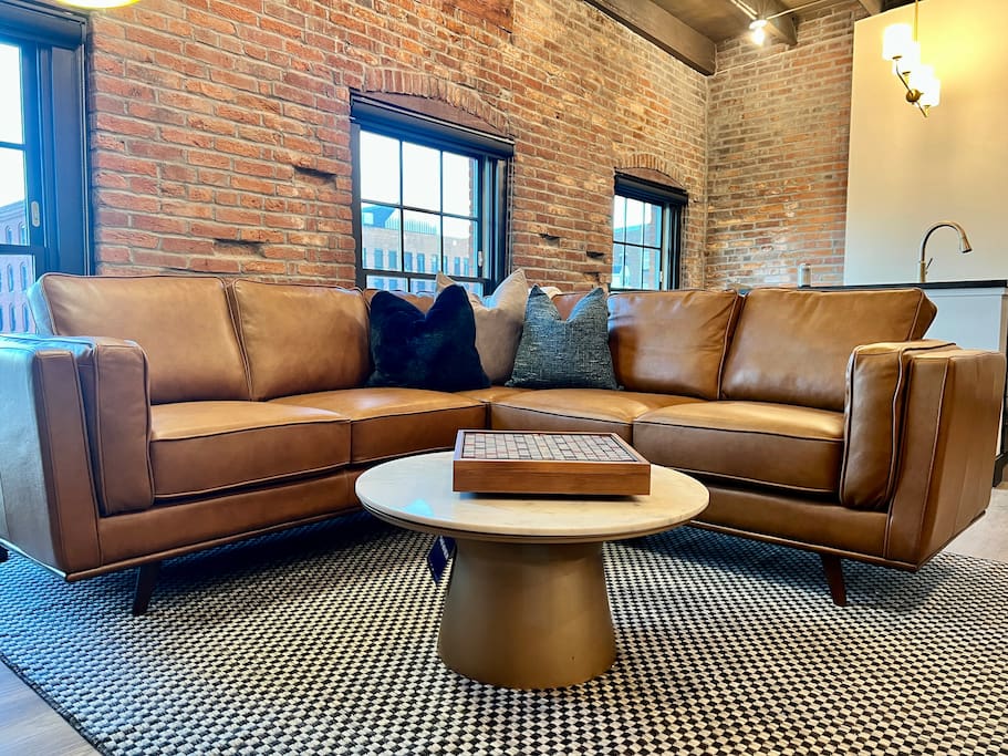 Brick & Bed - 2 Bedroom Riverfront Loft