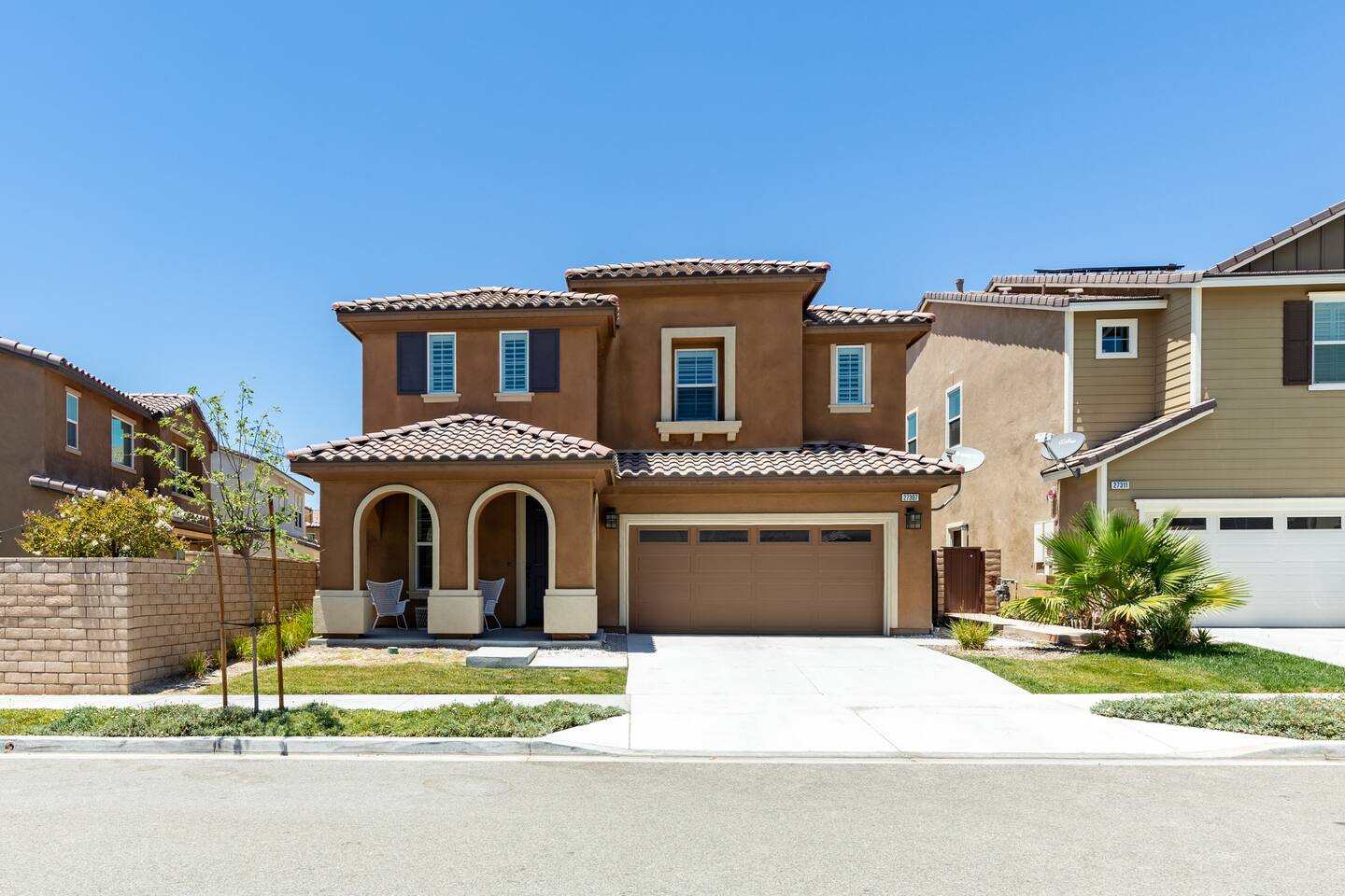 Luxury Home w/ community pool & spa