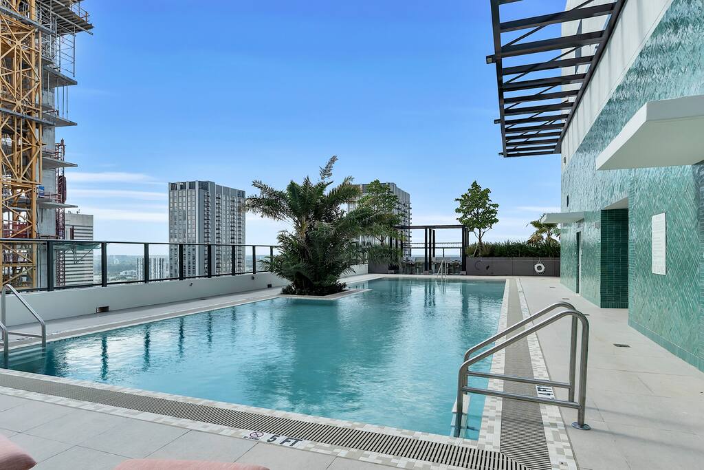 Brand New Luxury 2 bed 2 bath in downtown Miami