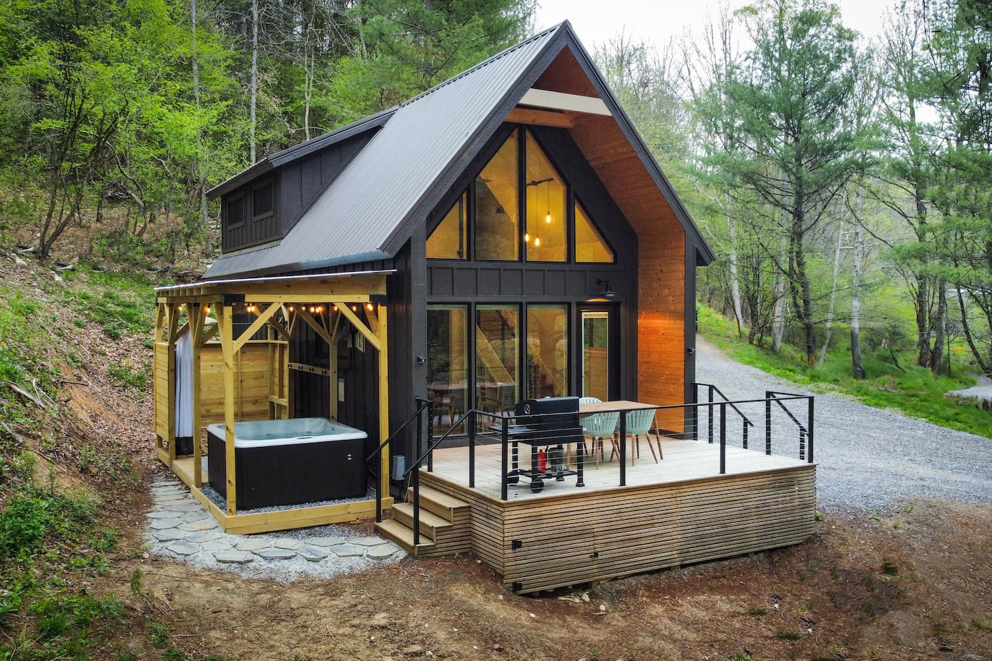 Cozy Creekside Cabin on 64 Private Acres