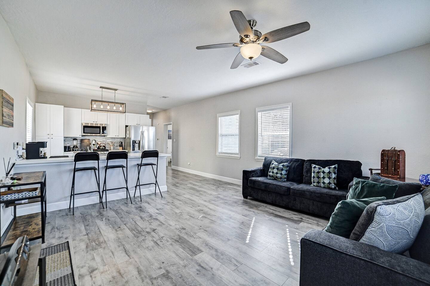 Bayou Bungalow • Porch, Yard, & 2 Baths