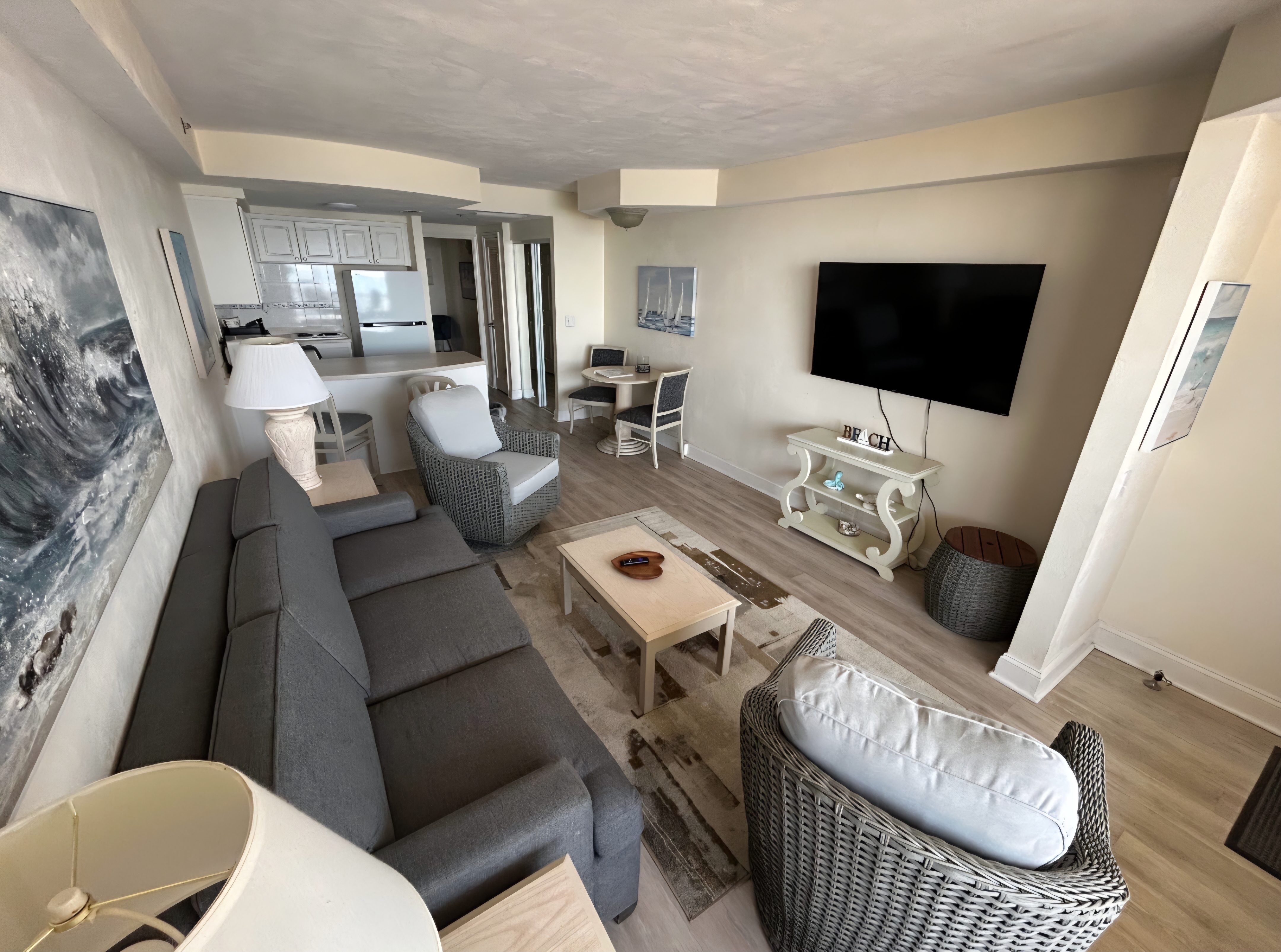 Spacious 1bdrm direct oceanfront w/private balcony