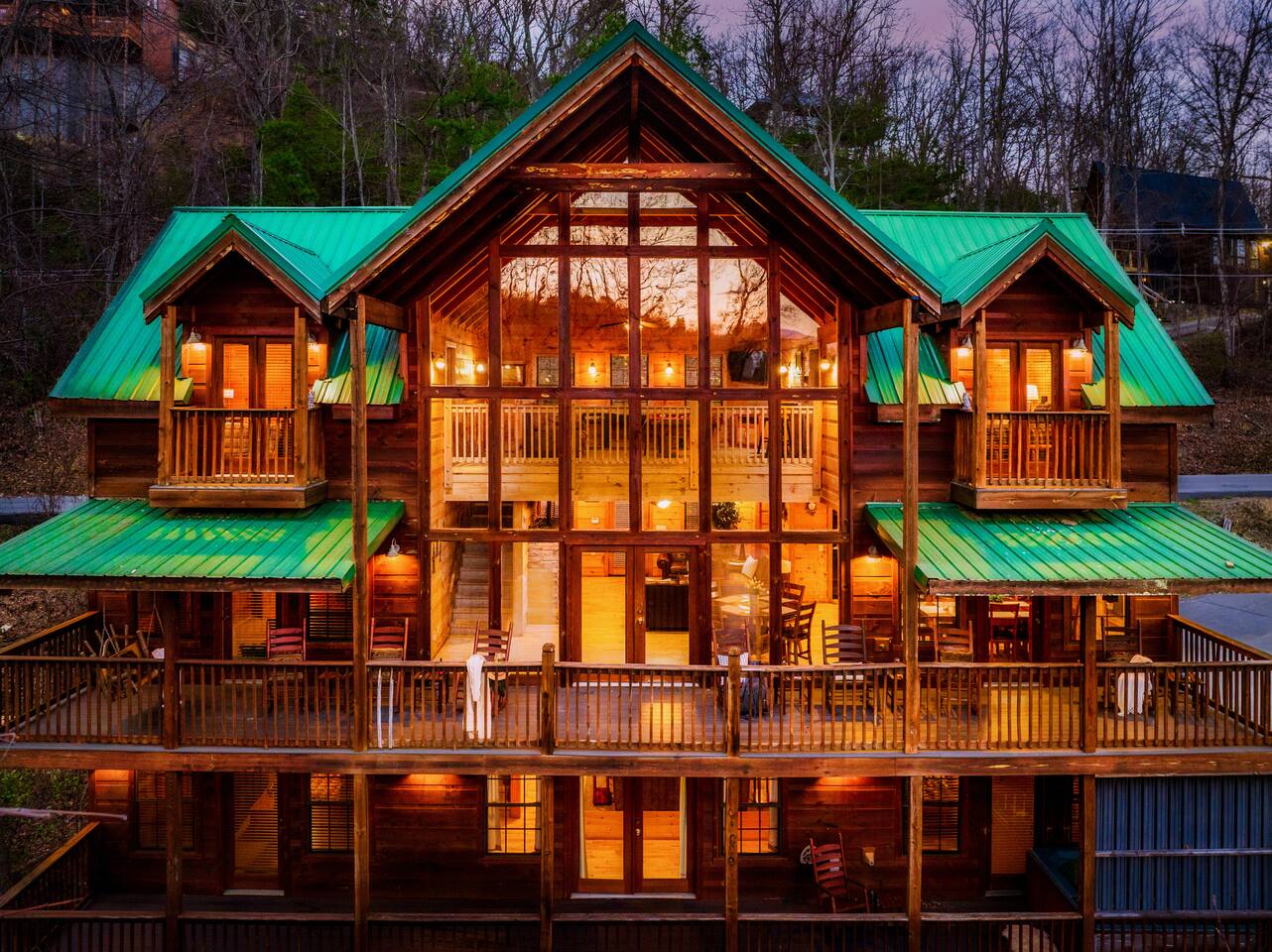 Sleeps 18 | Hot Tub, Theater & Game Room, Views