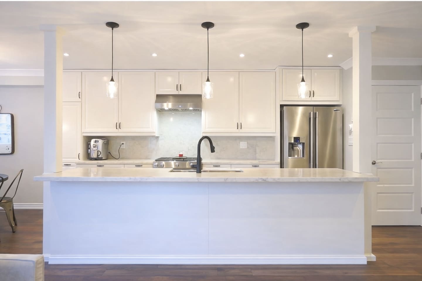 Bright & Stylish Home – Comfort Meets Convenience
