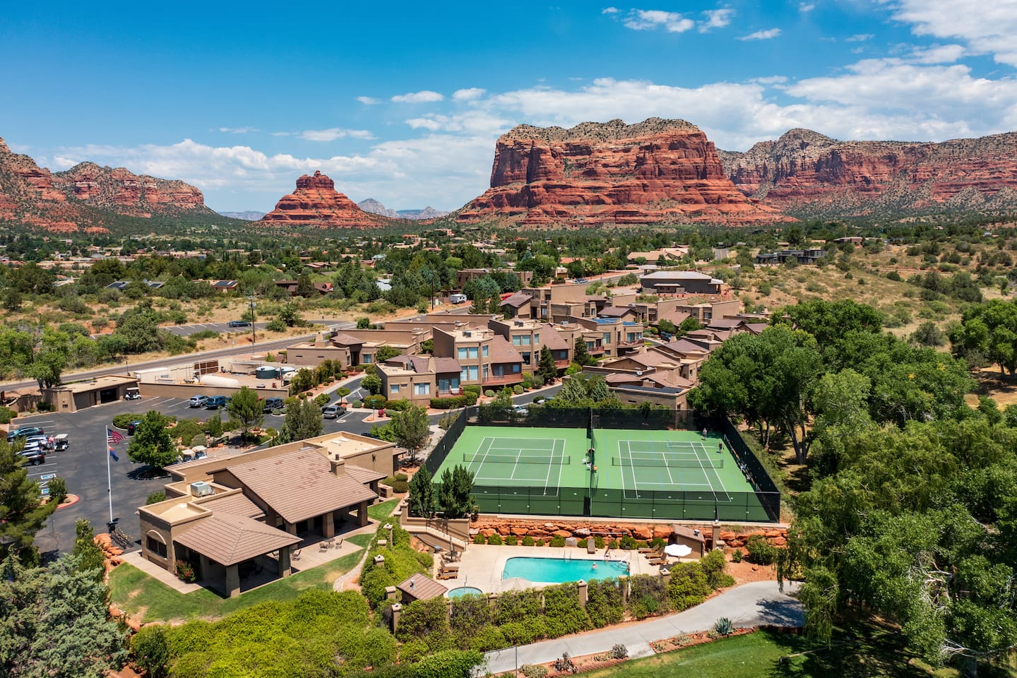 Red rocks view condo | King | Pool | Golf