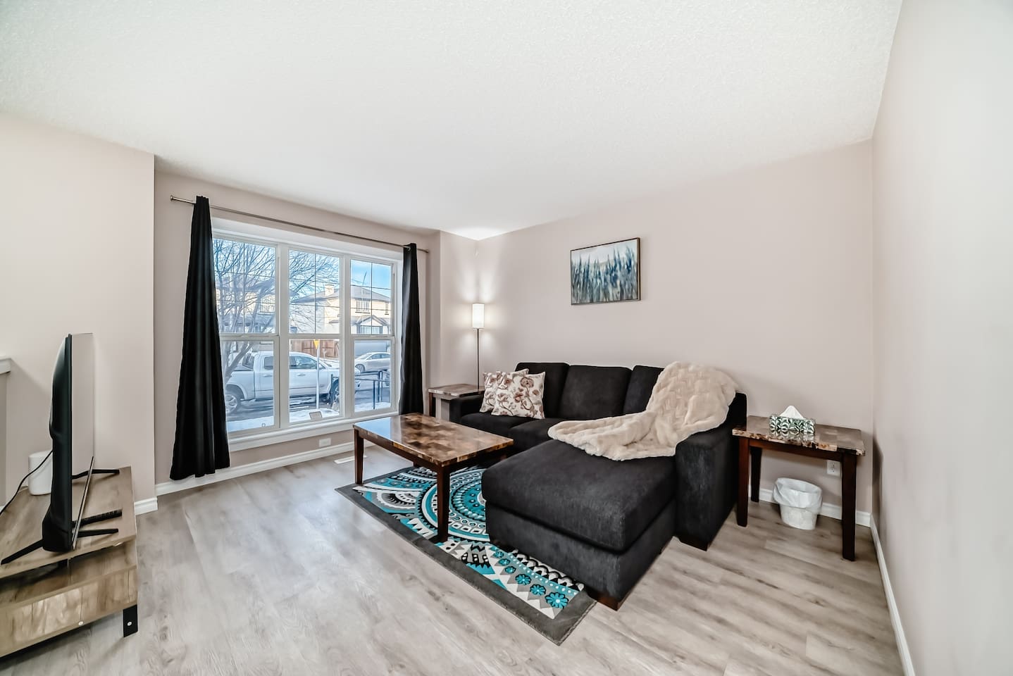 NEW 5BR Home | FREE Private Parking