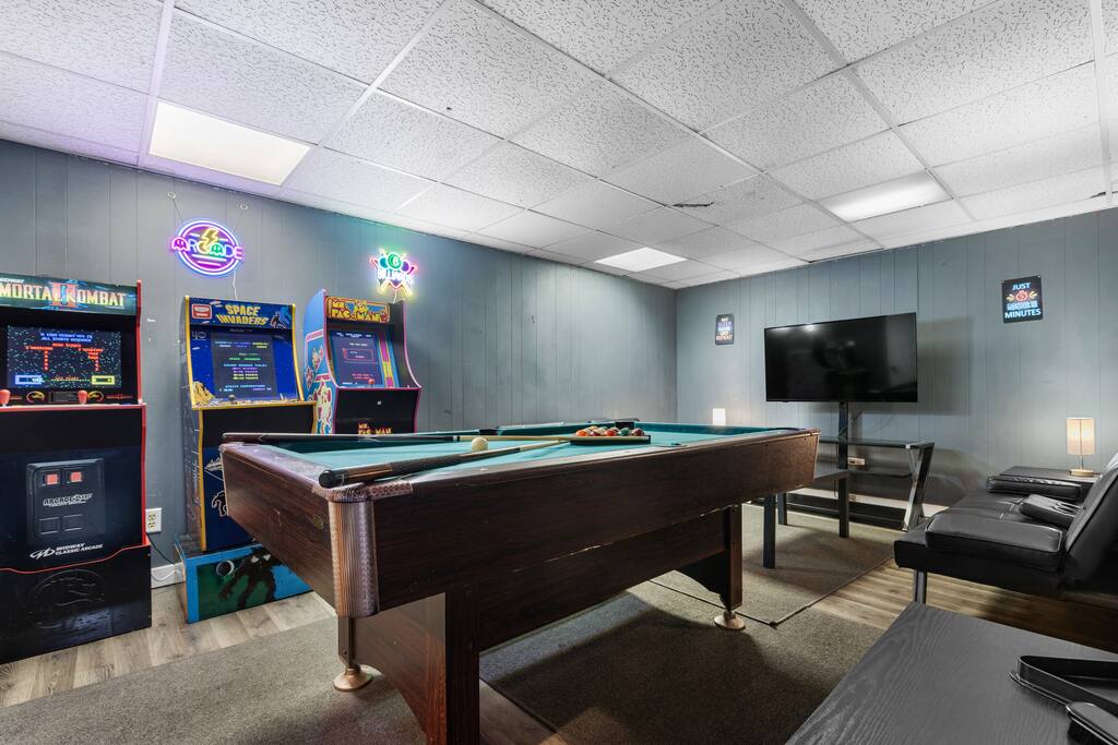 Rockford Game House Pool Table and Arcades