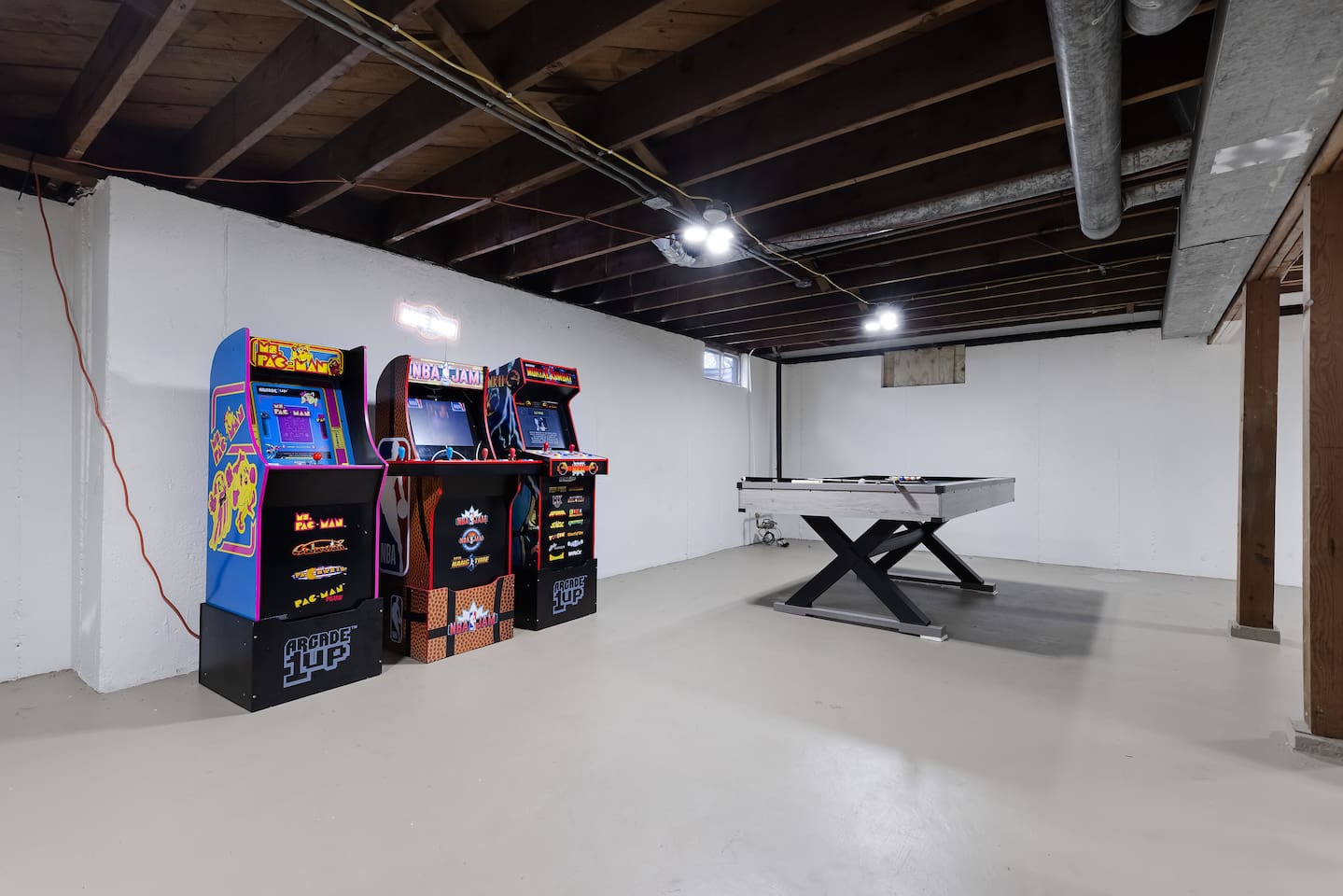 Game House Pool Table Arcades 3 Queen Beds
