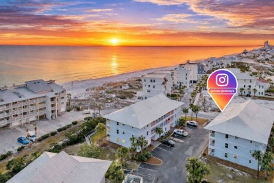 New List 3BR/2BA - Gulf View Steps to Gulf