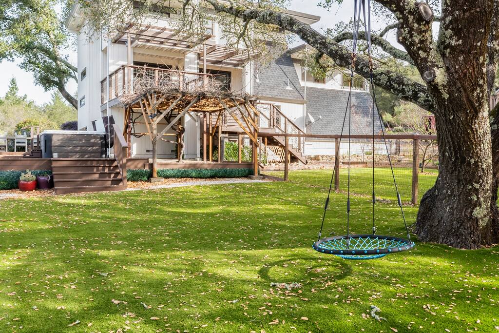 Mountain-top Wine Country Luxury - Pool, Hot Tub