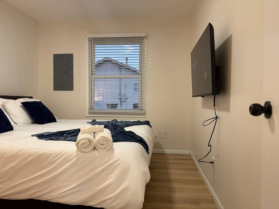 Henderson Homestead | 3BR/1BA Newly remodeled Apt