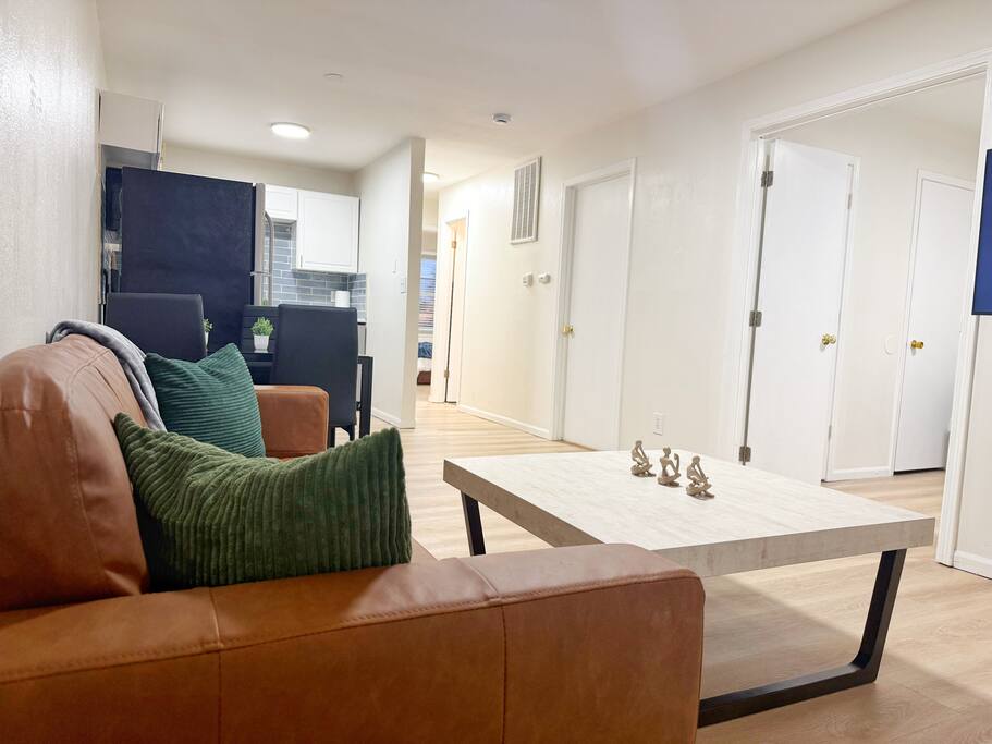 Henderson Homestead | 3BR/1BA Newly remodeled Apt