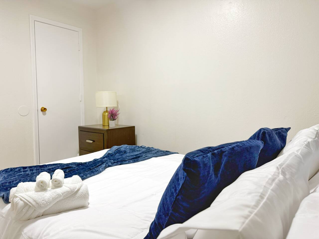 Henderson Homestead | 3BR/1BA Newly remodeled Apt