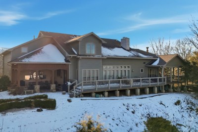 Admire the home’s striking exterior as it blends beautifully into the mountain landscape. Elevated views and classic lodge architecture give this retreat a truly timeless presence.