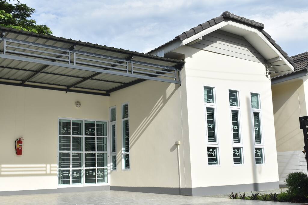 Modern Lampang Apartment with Kitchen | Unit A2