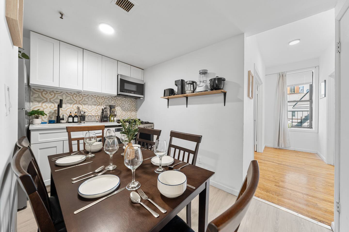 Spacious 3BR Apartment Near NYC | Skyline Views