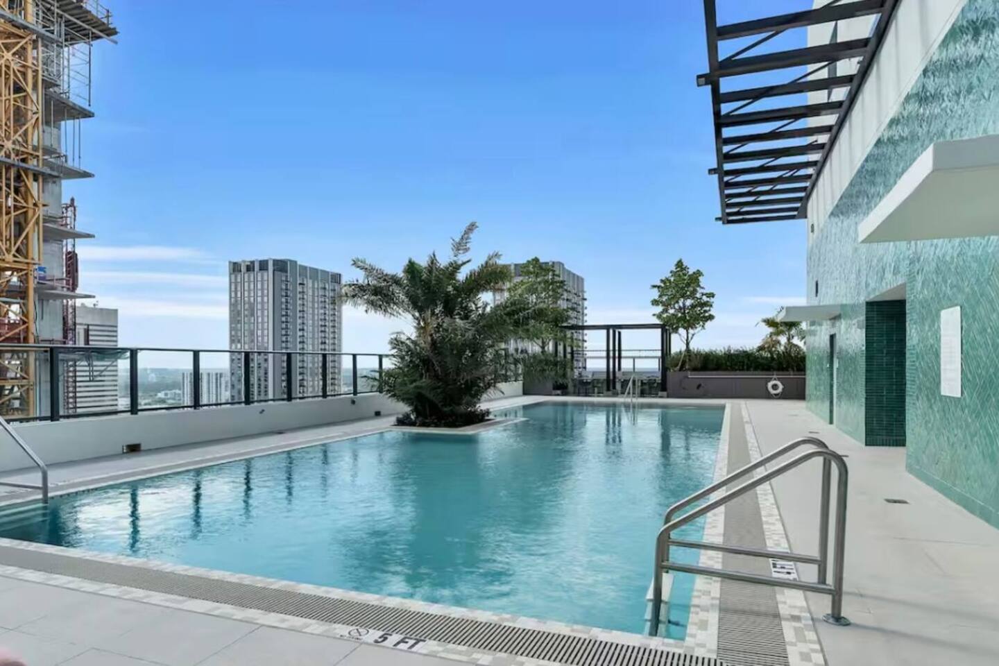 Condo by Bayside and Cruise Port