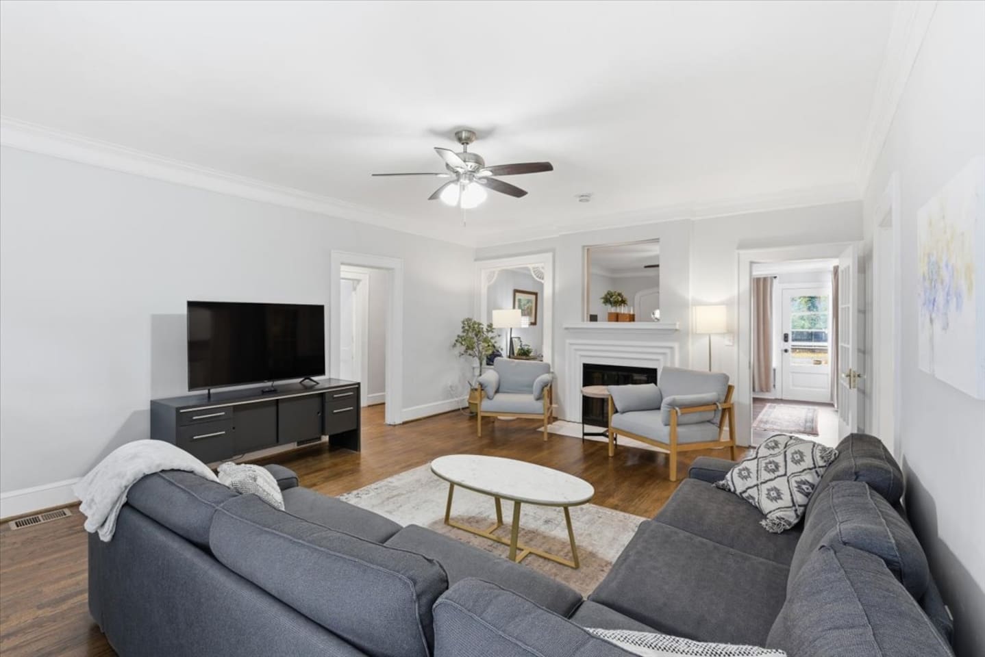 Oakwood Cottage-3BD-2BA Sleeps 8