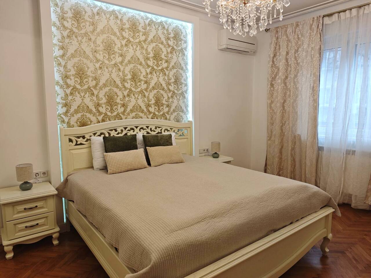 Stylish 2 bdrm, 5 guests, Serdika mall, Oborishte