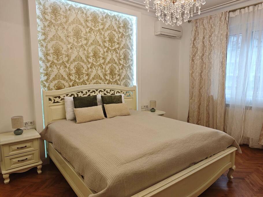Stylish 2 bdrm, 5 guests, Serdika mall, Oborishte