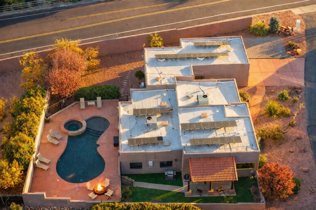 3BD/2BA: Heated Pool/Spa, Fire-pit/BBQ, Billiards