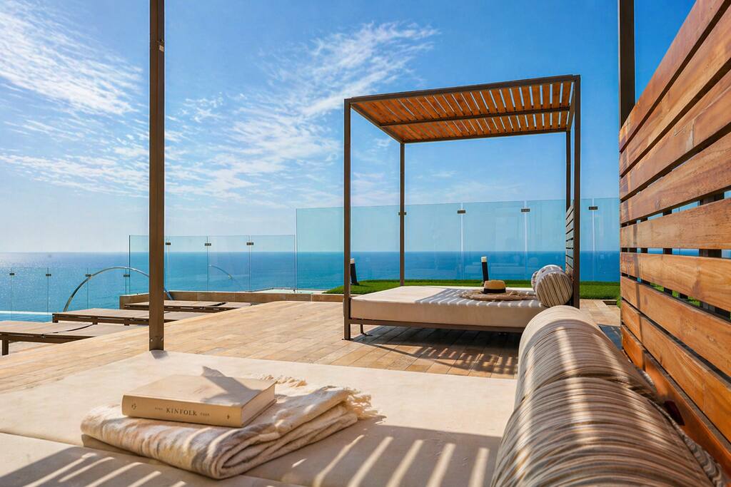 2BR ocean front Infinity pool + coworking