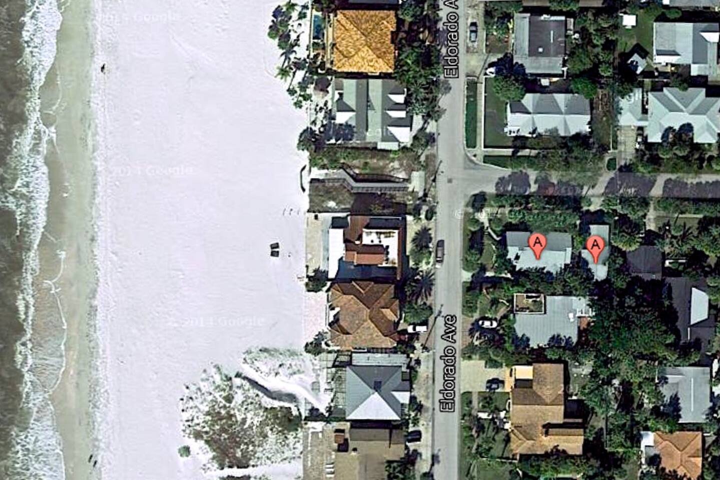 32 Steps to the Beach - The House & Cottage - Sleeps 8, Drive to your door, Patio, Hot Tub, Grill & Wifi