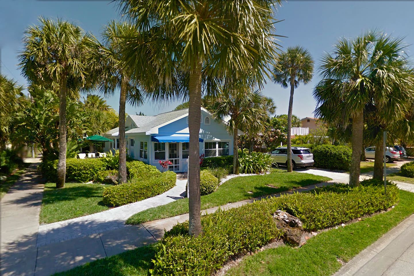 THE HOUSE - 32 Steps to the Beach - Beautiful Clearwater Beach Home just across from the Beach - Drive to your door.