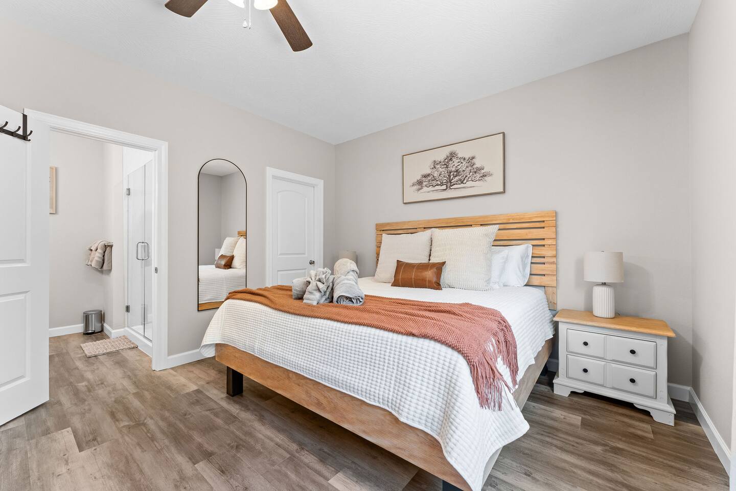 New! 3bedroom, Sleeps 8, No Stairs | Near Strip