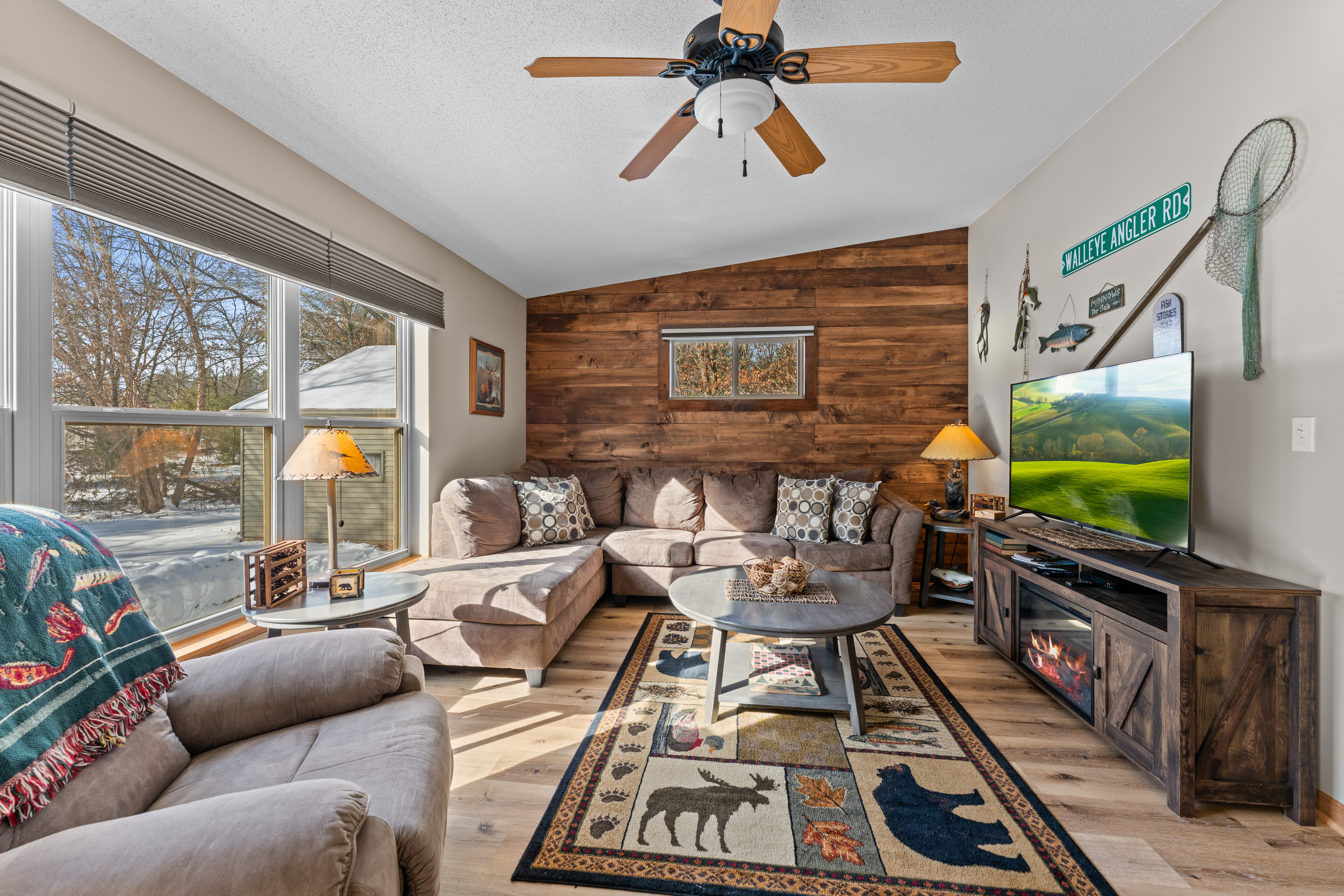 Cozy Cabin w/ Hot Tub Near Buckhorn & Castle Rock