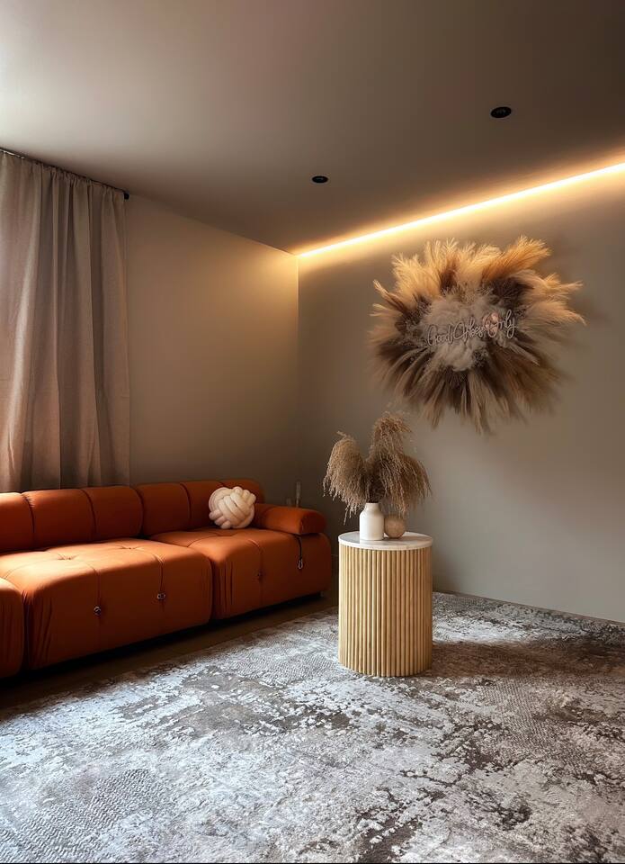 KING Bed • Private Parking • Chic Urban Retre