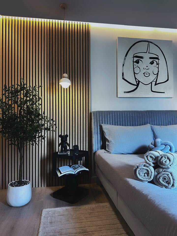 Chic 3 Bedrooms Getaway • Private Parking & Patio