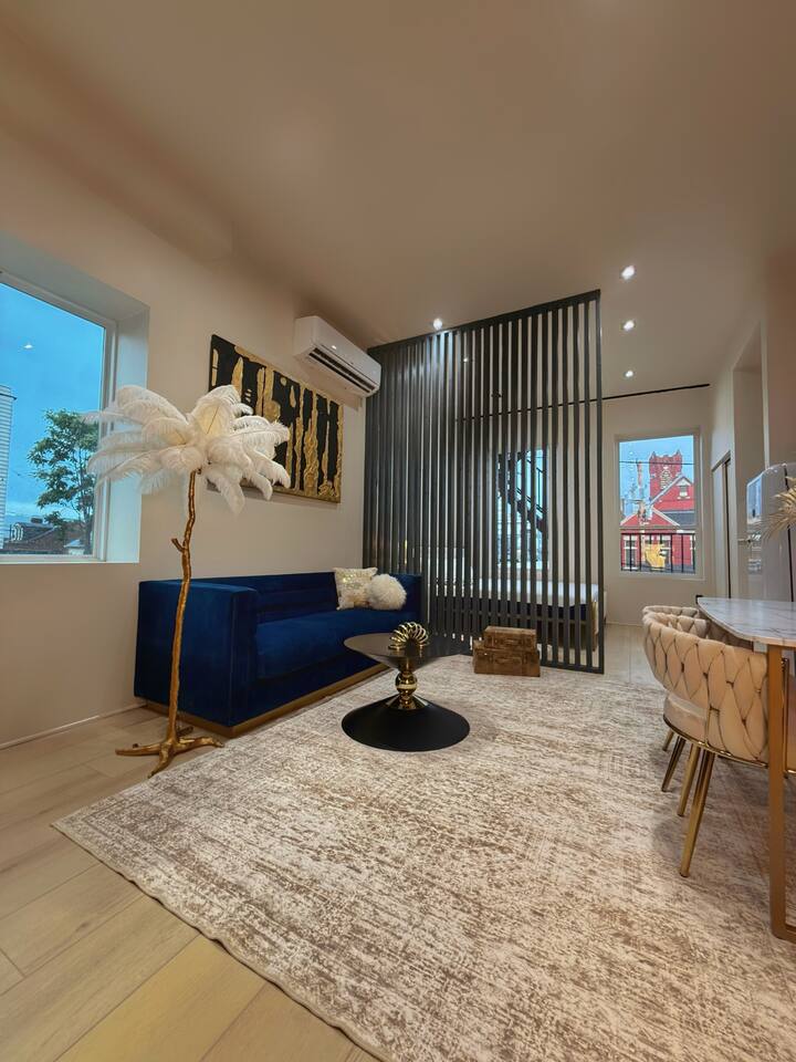City Views • 2 Beds • Free Parking •Prime Location