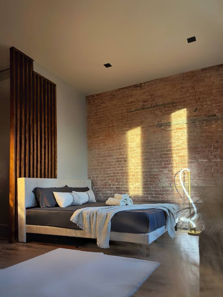 Comfort King Place • Free Parking • Feel at Home