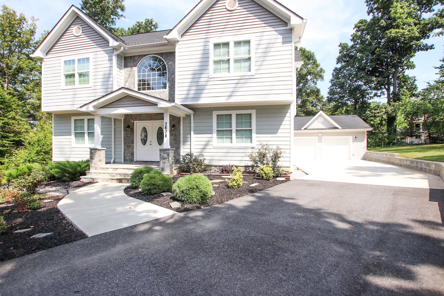 Beautiful & Serene |Spacious Home w/ Ensuite Baths